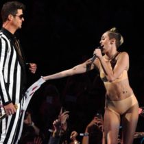 Le show sexy de Miley Cyrus au MTV Video Music Awards – Buzz sur Twitter