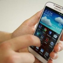 11 choses que l’on peut faire avec un Galaxy S4 mais pas un iPhone 5S