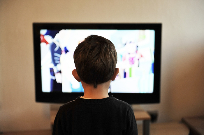Télévision-enfant-pixabay